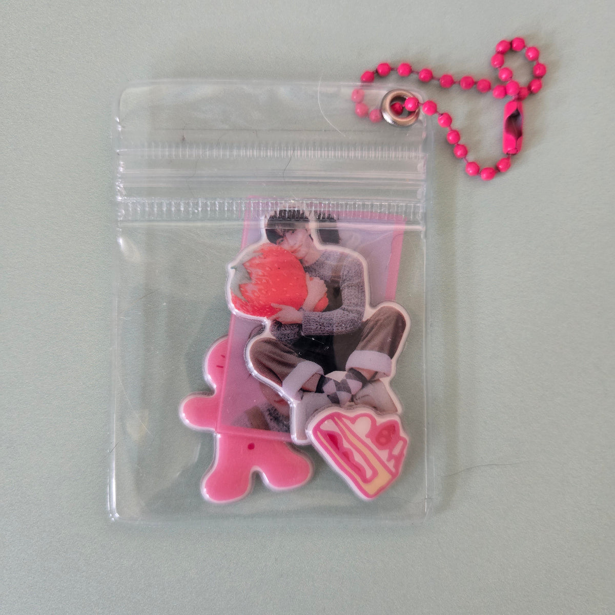 Ateez- Season's Greetings 2026: Pastry Shop Keychain - Seonghwa