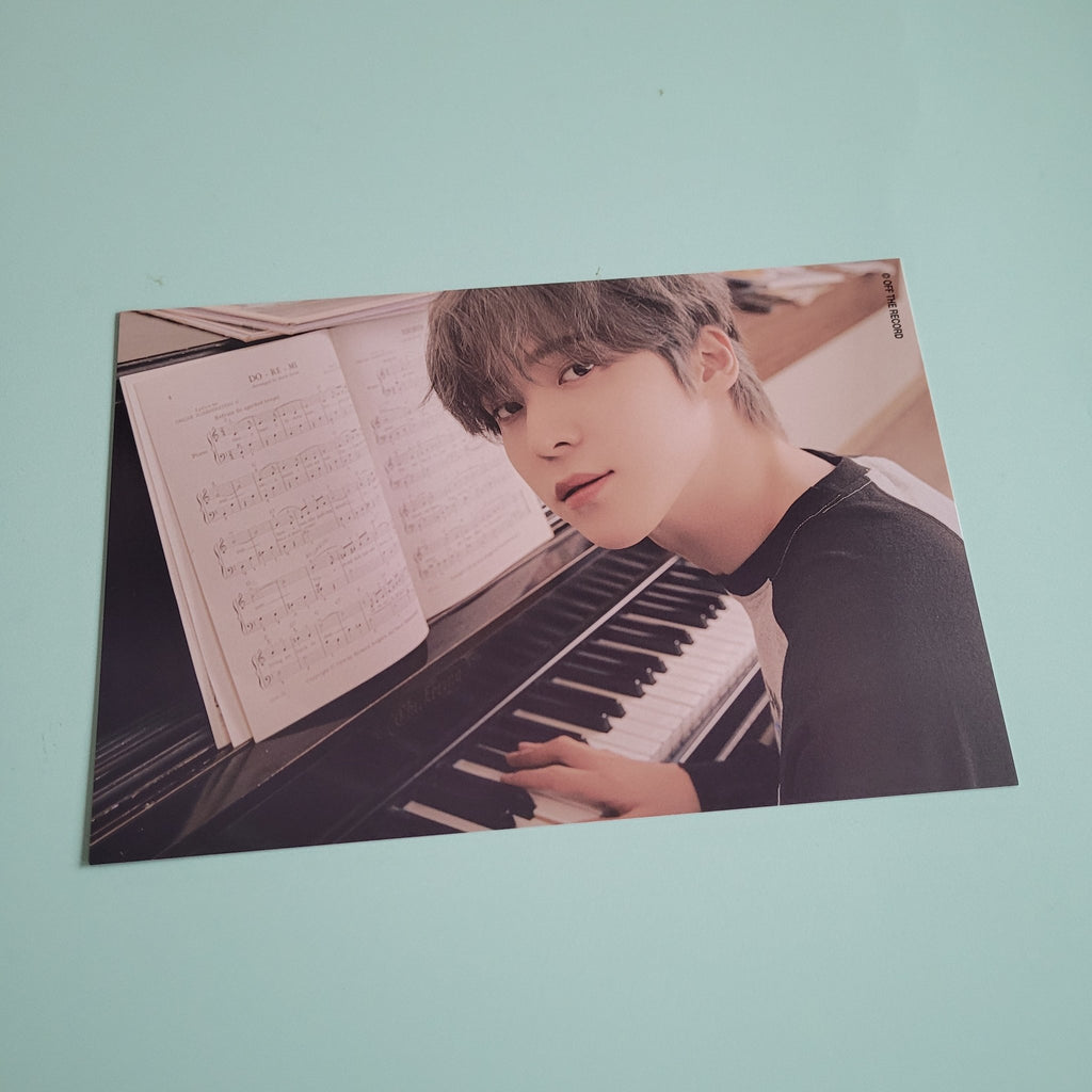 Ateez Seasons Greetings 2025 Glossy Double Sided Mini Poster (member choice) - KPop Idol