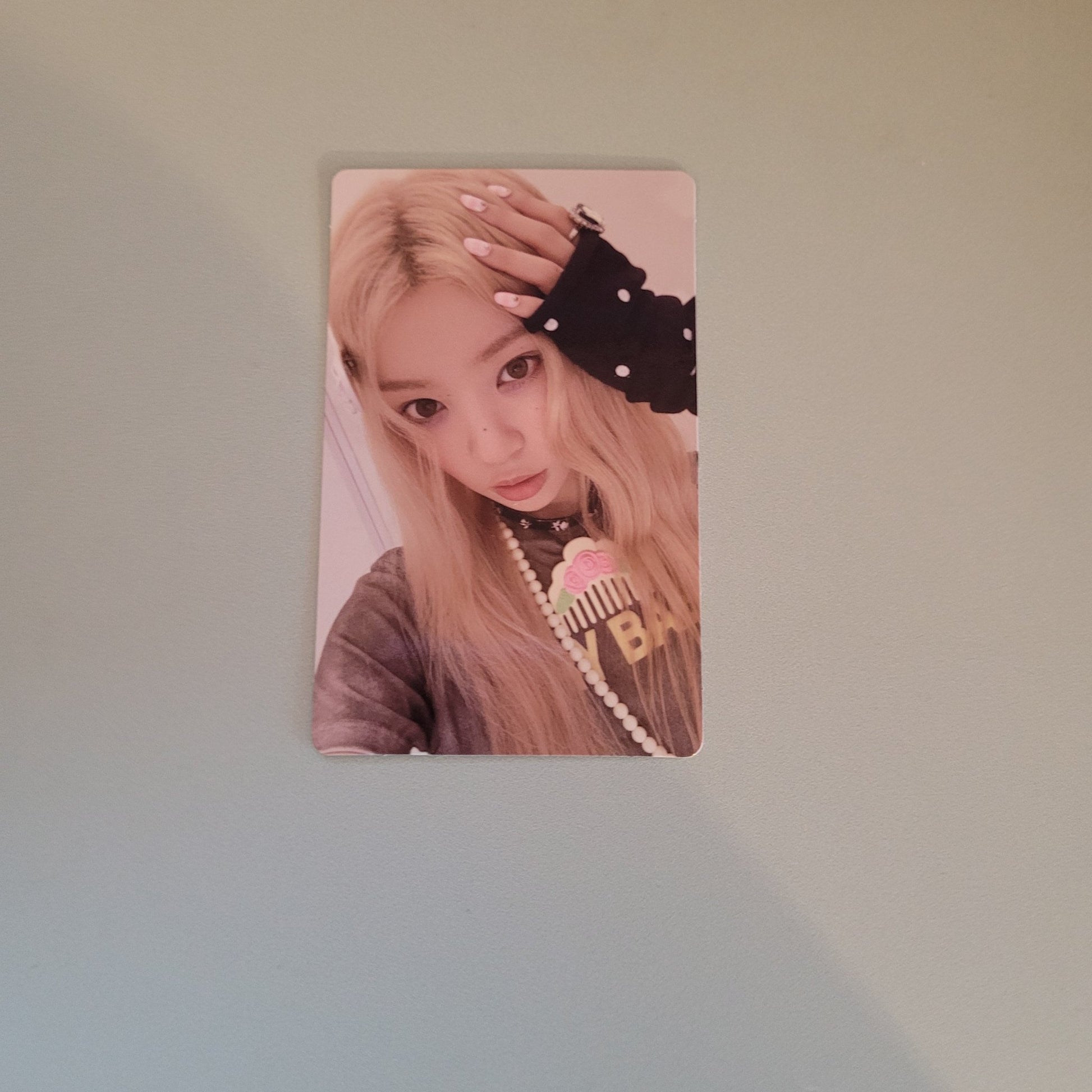 ILLIT - Not Cute Anymore POB: Weverse Shop Fan Sign - Moka - KPop Idol
