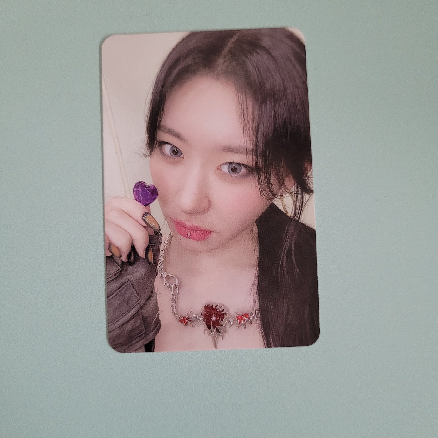 Itzy Born To Be album photocard - Chaeryeong - KPop Idol