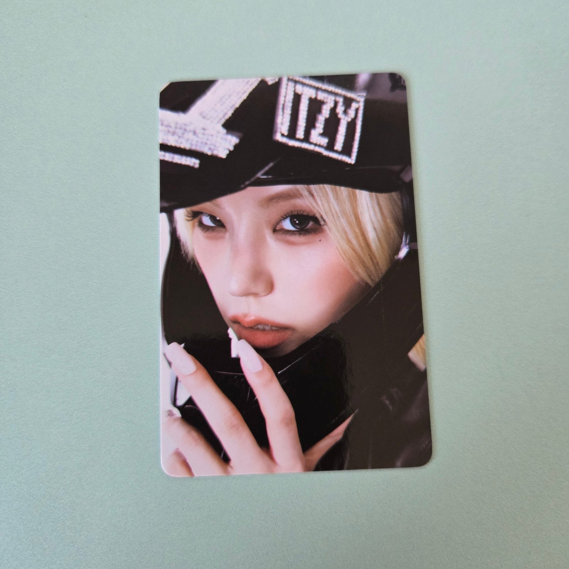 ITZY - Tunnel Vision 3rd Tour Pop Up Trading Card - Yeji - KPop Idol