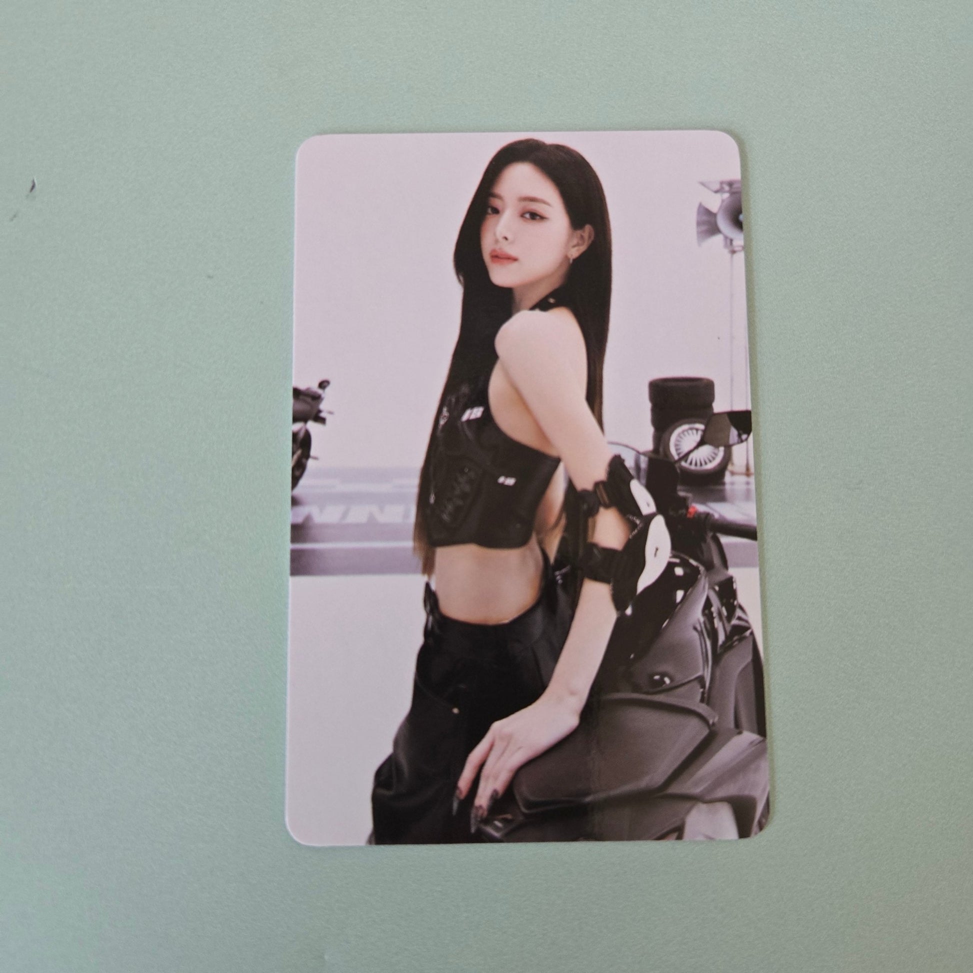 ITZY - Tunnel Vision 3rd Tour Pop Up Trading Card - Yuna - KPop Idol