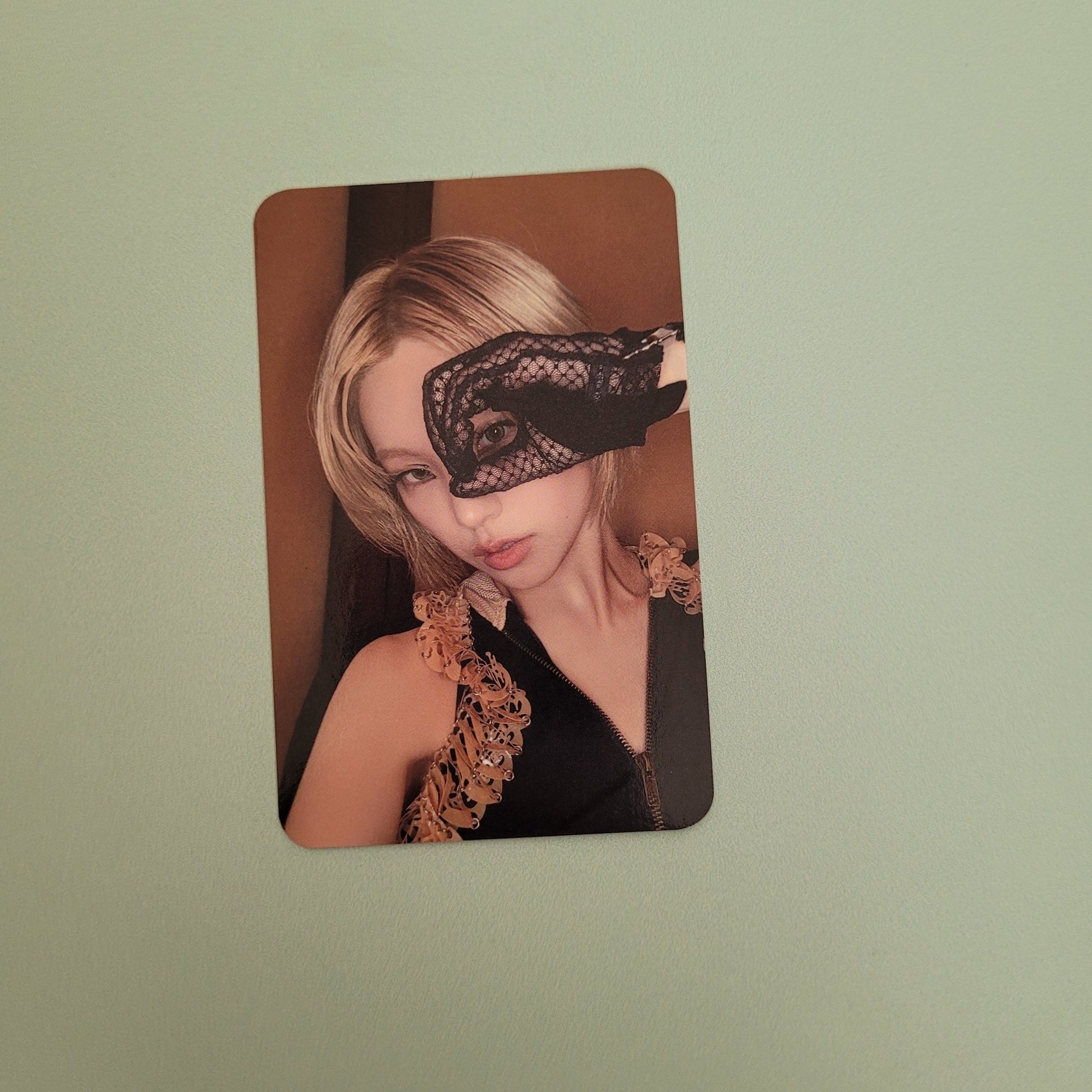ITZY - Tunnel Vision Random Trading Card: Double Sided Selfie - Yeji - KPop Idol