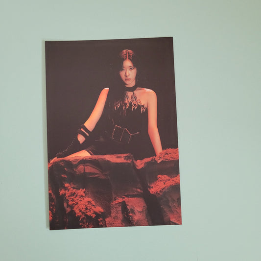 Itzy Born To Be Postcard - Chaeryeong