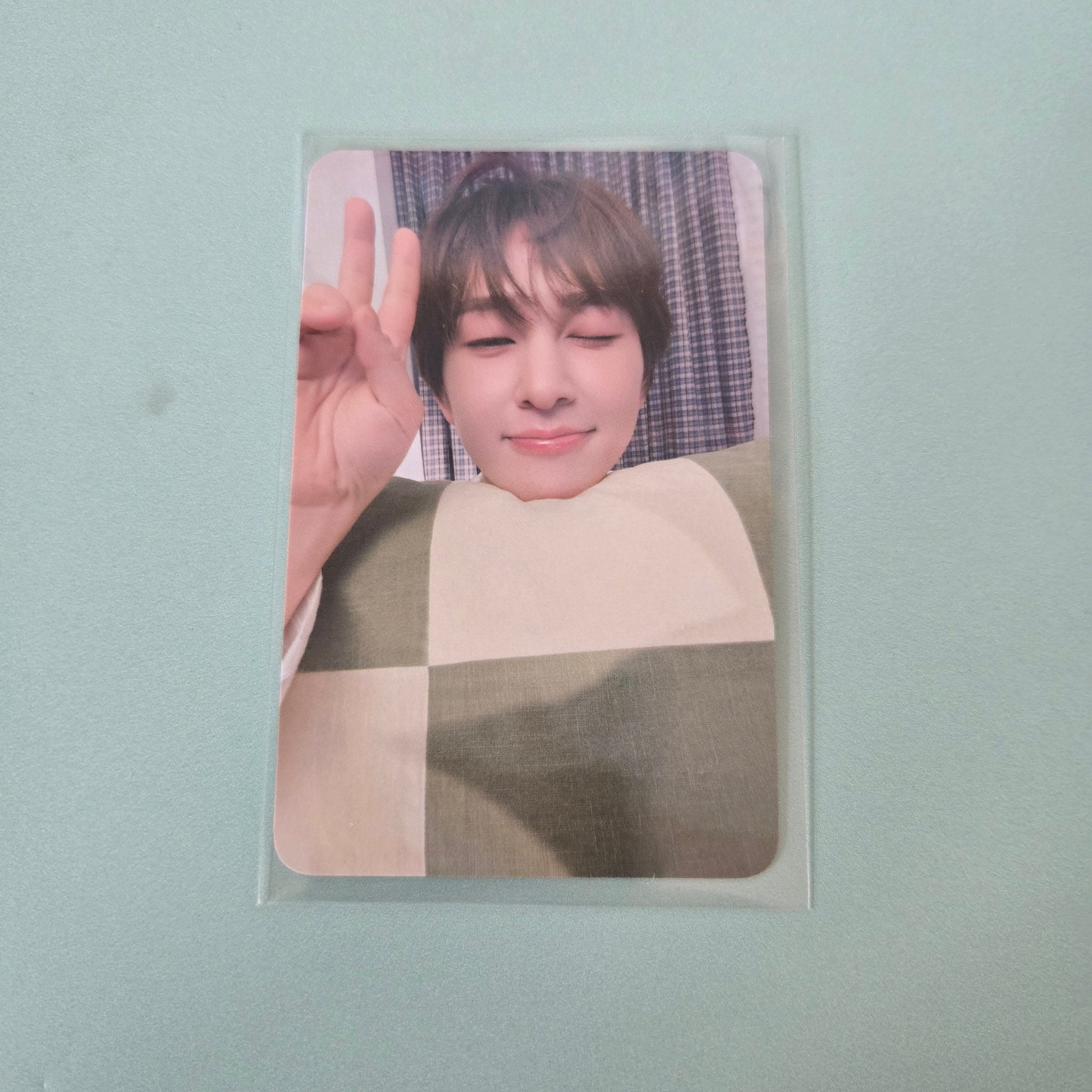 Onew - Tough Love POB: Makestar - KPop Idol