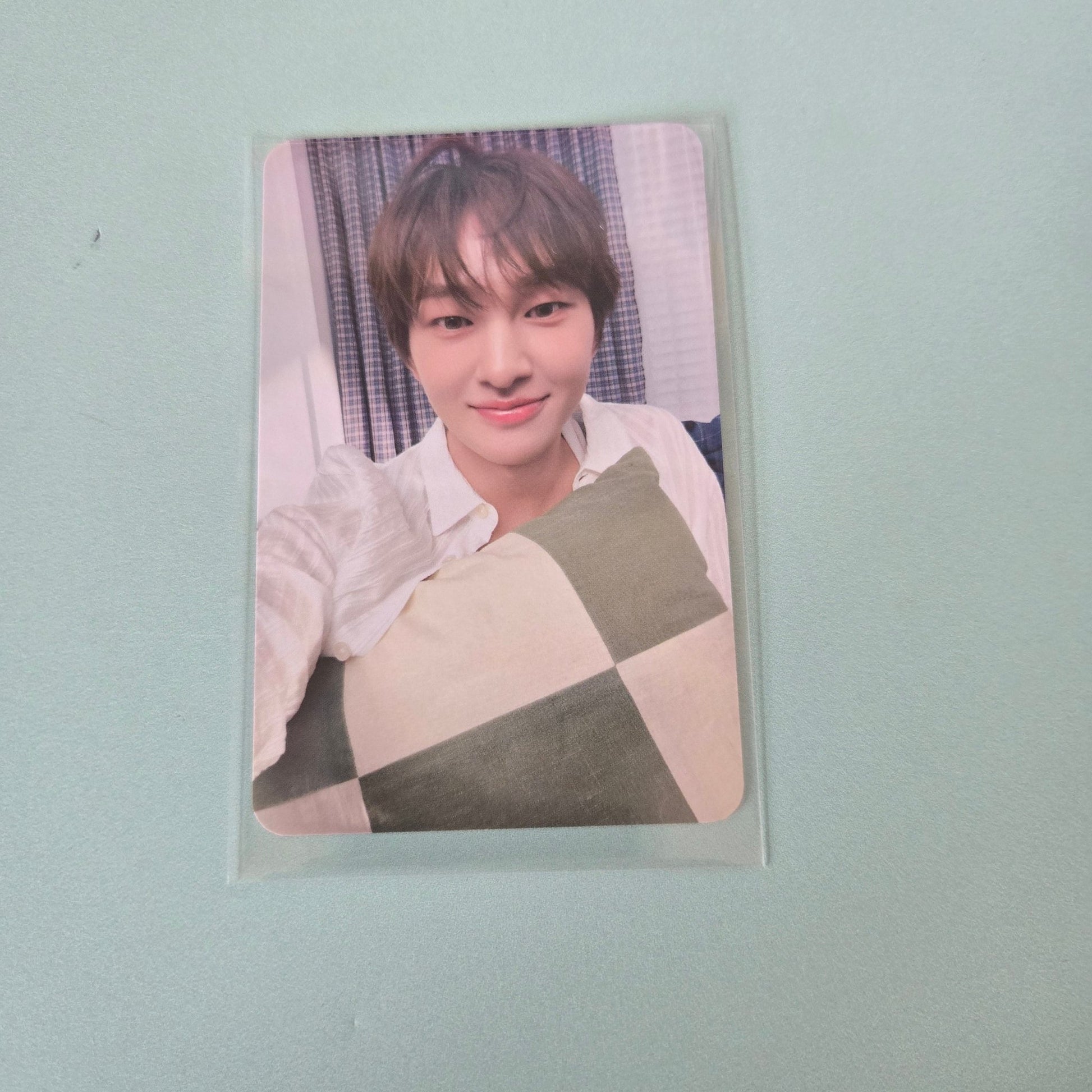 Onew - Tough Love POB: Makestar - KPop Idol