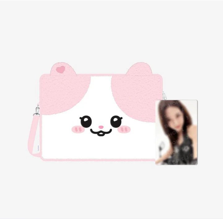 (Pre Order) ITZY - 3rd World Tour Tunnel Vision Official MD: TWINZY LAPTOP POUCH - KPop Idol