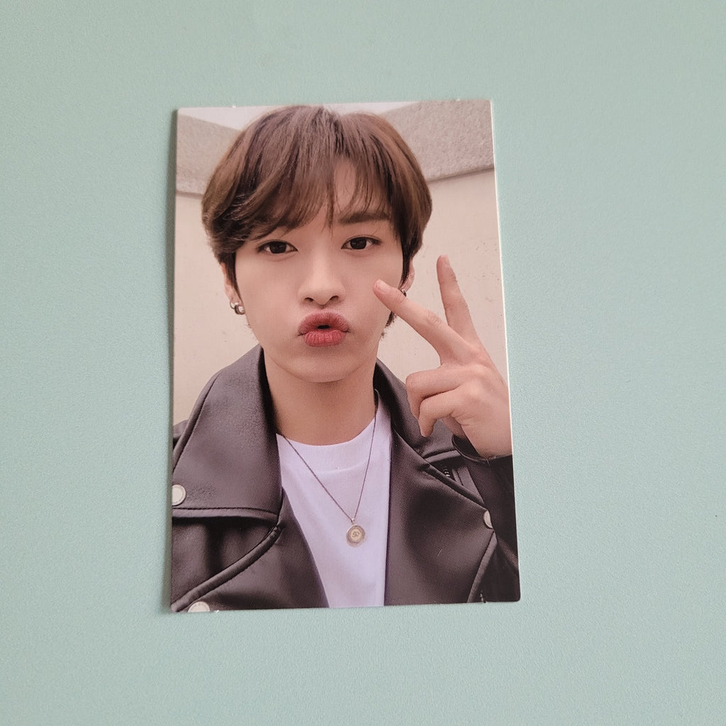 Stray Kids Go Live Double Sided Album Photocard - Lee Know - KPop Idol