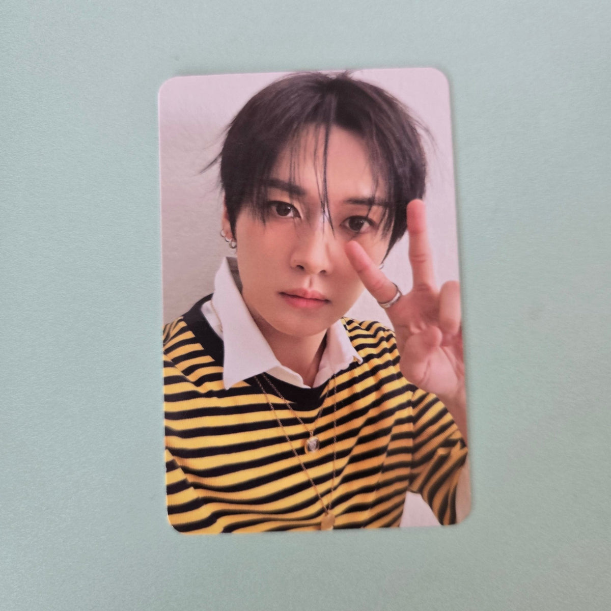 Stray Kids - This & That Album Photocard: This Ver. - Lee Know - KPop Idol