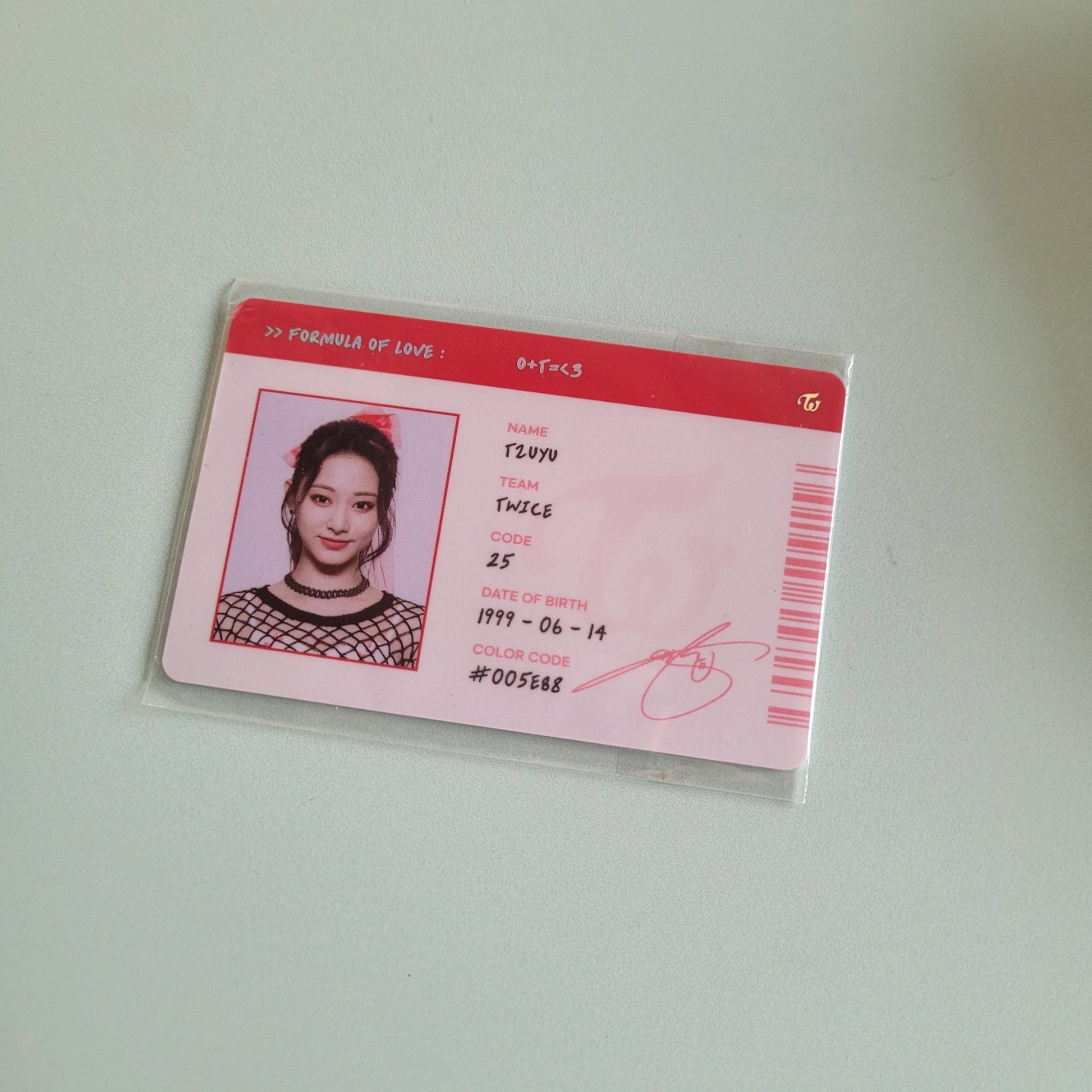 Twice - Formula Of Love ID Card - Tzuyu - KPop Idol