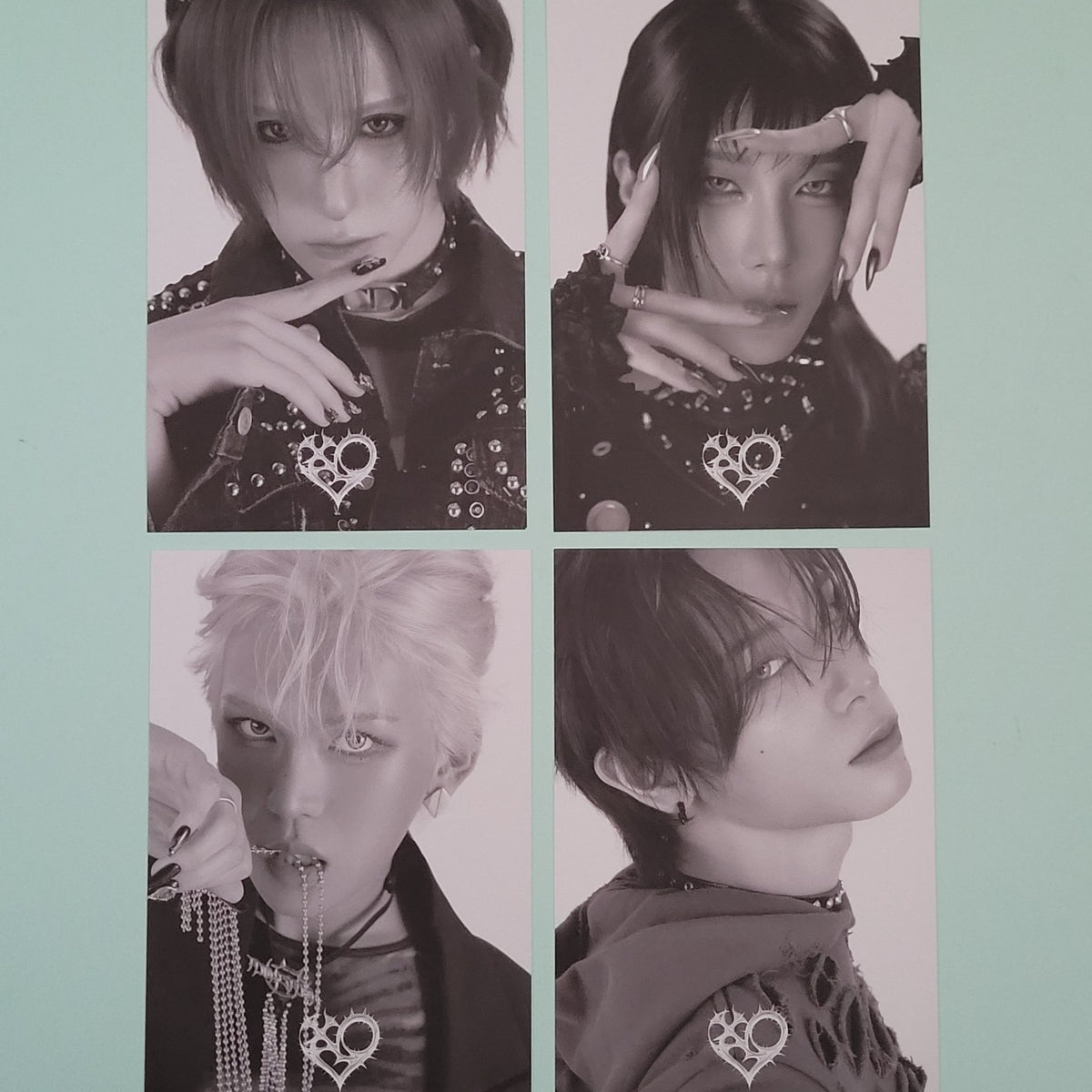 XLOV - UXLXVE Special Pack Postcard (member choice) - KPop Idol