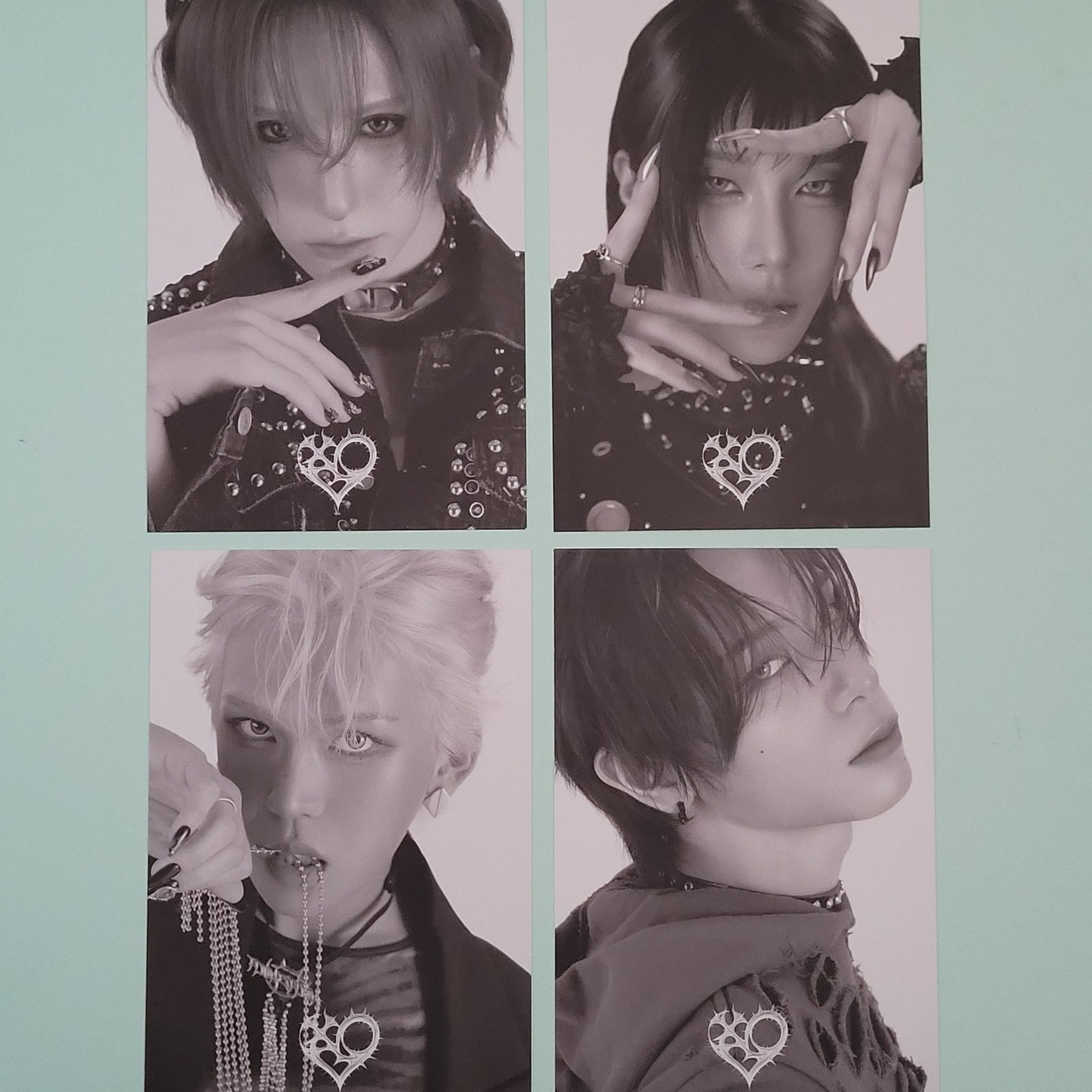 XLOV - UXLXVE Special Pack Postcard (member choice) - KPop Idol